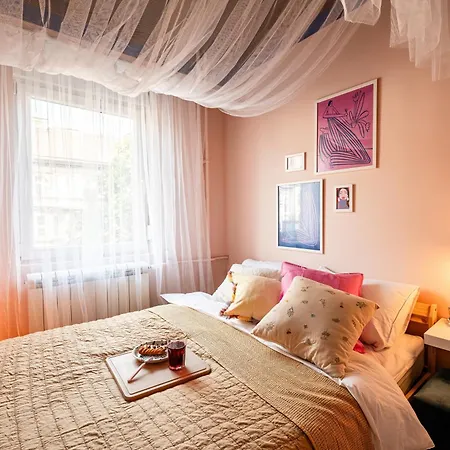 Play Cloud Manor Old Town Heart Renovated Apartment Belgrade Exterior photo